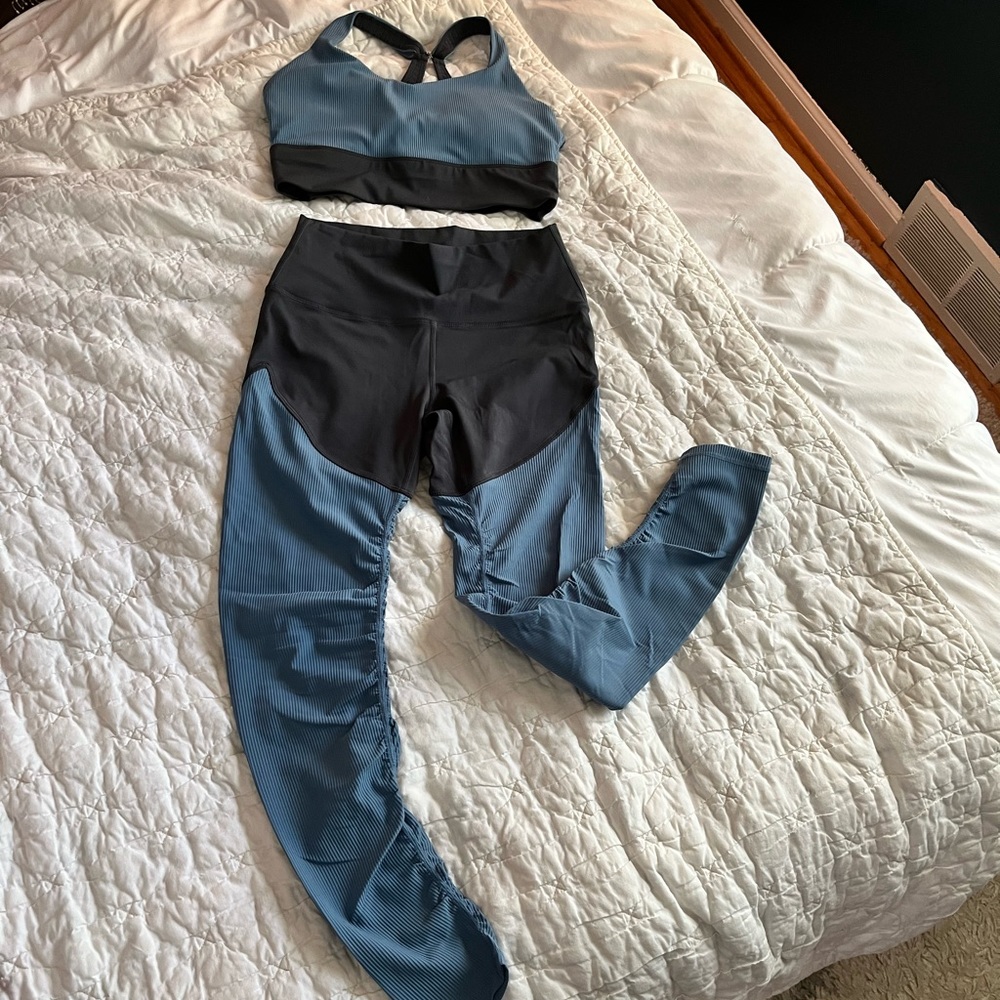 ZYIA Yoga Set - Top & Leggings